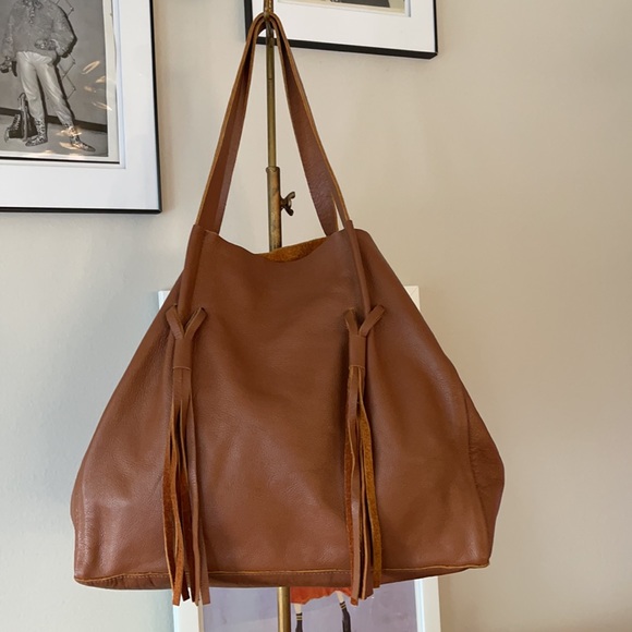 B-Low the Belt Tote Like New! Made in the USA! - Picture 10 of 10